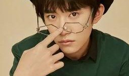 易烊千玺吃瓜娱乐